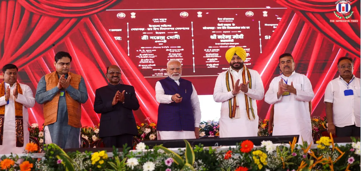 প্রধানমন্ত্রী নরেন্দ্র মোদী  কলকাতায় উন্নয়ন প্রকল্পের উদ্বোধন ও শিলান্যাস করলেন