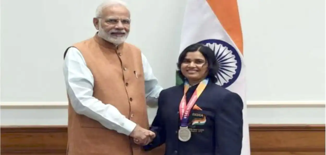 প্রধানমন্ত্রী নরেন্দ্র মোদী সকাশে  সাকিনা খাতুন