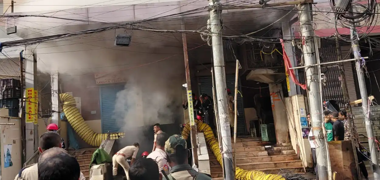 গুয়াহাটির ফেন্সীবাজারে ভয়াবহ অগ্নিকাণ্ড