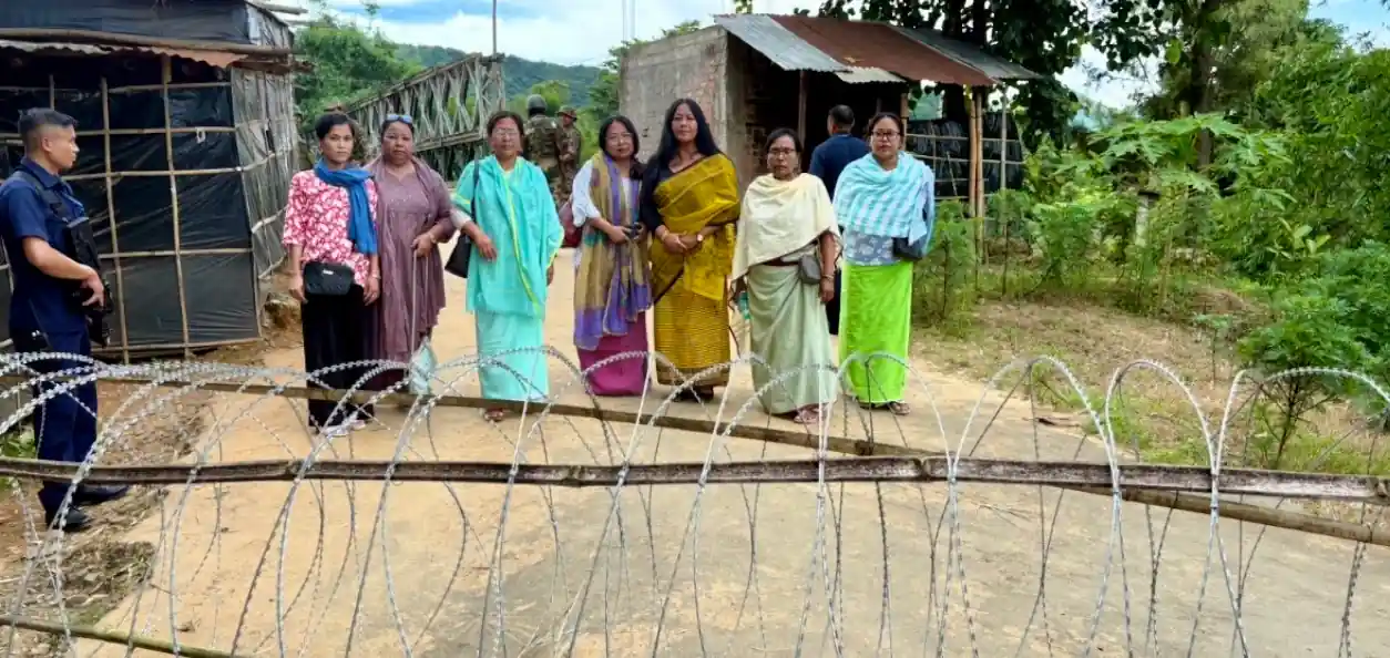 মনিপুরে শান্তি ফিরিয়ে আনতে বিনালক্ষ্মী নেপ্রাম ও সহযোগীদের চিত্র