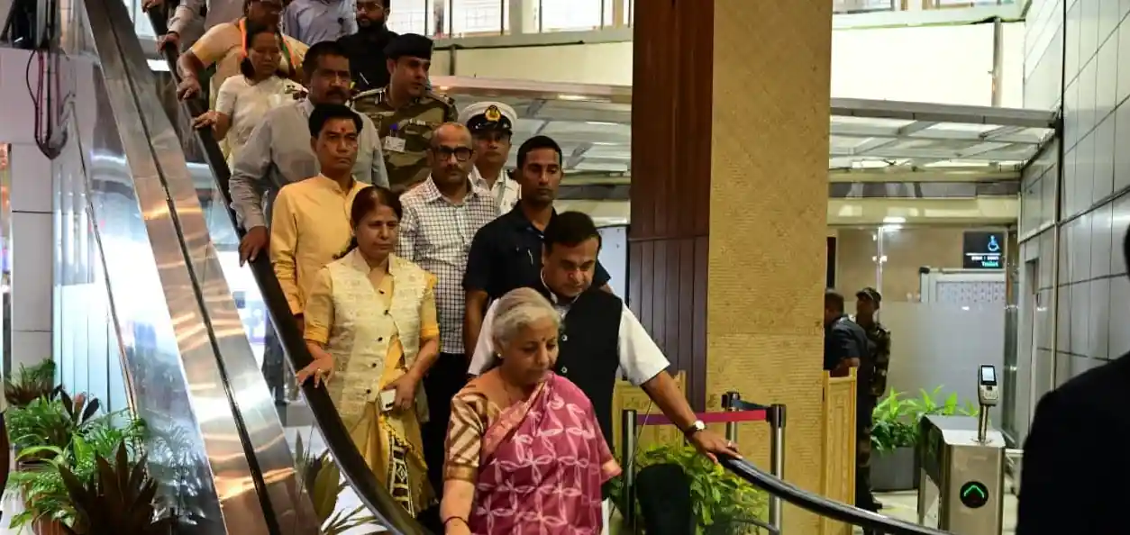 গুয়াহাটিতে ৩২৭ কোটি টাকার ব্রহ্মপুত্র রিভারফ্রন্ট প্রকল্পের উদ্বোধন করলেন নির্মলা সীতারমন