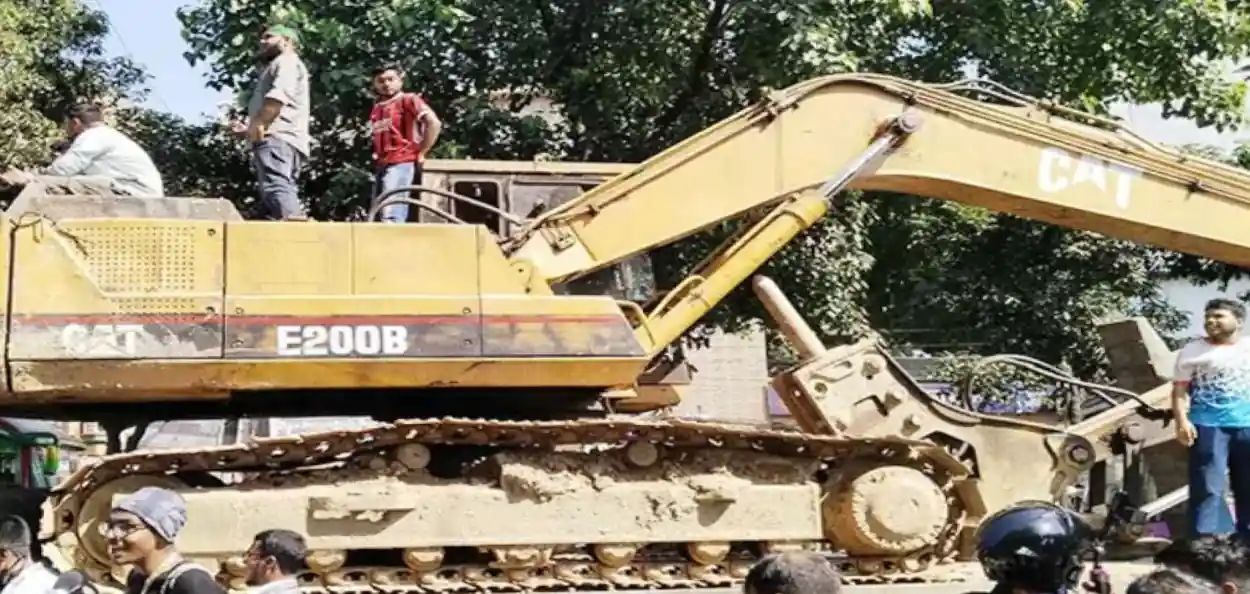 বাংলাদেশ থেকে বঙ্গবন্ধুকে মুছে ফেলতে মরিয়া হাসিনা বিরোধীরা,উত্তাল ধানমণ্ডি ৩২ নম্বর