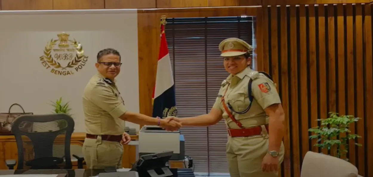বিশ্বকাপজয়ী ক্রিকেটার রিচা ঘোষ এখন বাংলার পুলিশ কর্মকর্তা, শিলিগুড়িতে অ্যাসিস্ট্যান্ট কমিশনার হিসেবে দায়িত্ব গ্রহণ
