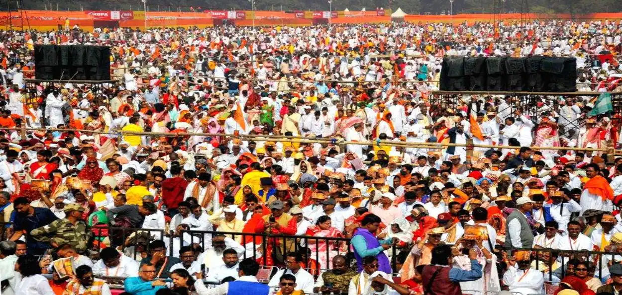 ব্রিগেডে পাঁচ লক্ষ কণ্ঠে গীতা পাঠ, আধ্যাত্মিক মহামিলনে প্রাণ ফিরল বঙ্গের সাংস্কৃতিক ঐতিহ্যে