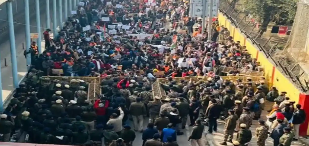 বাংলাদেশে হত্যার জেরে উত্তাল দিল্লি, দূতাবাসের সামনে বিক্ষোভ
