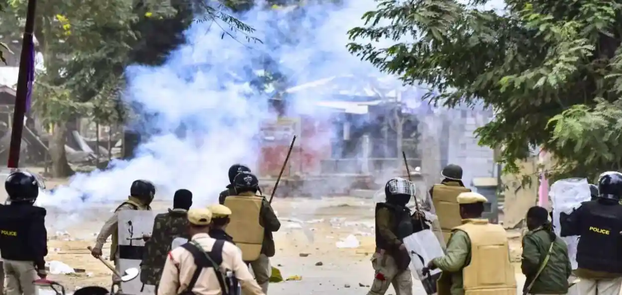 দুপক্ষের সংঘর্ষে ফের অশান্ত অসম, মৃত দুই আহত বহু! দুই জেলায় বন্ধ ইন্টারনেট