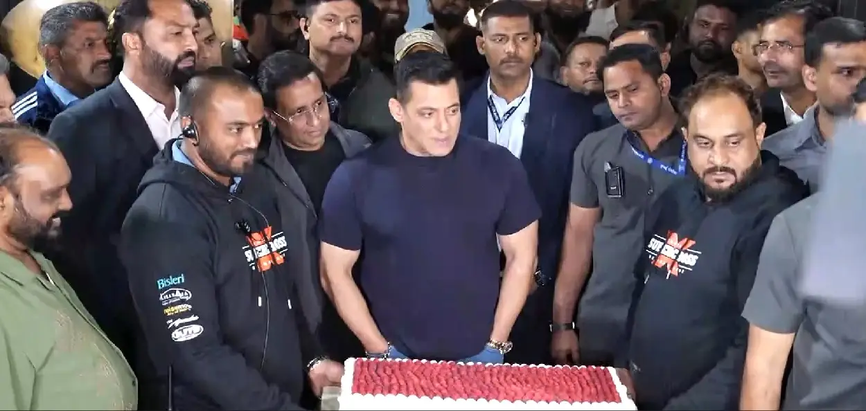 পনভেল ফার্মহাউসে ৬০তম জন্মদিন উদ্‌যাপন করলেন সালমান খান