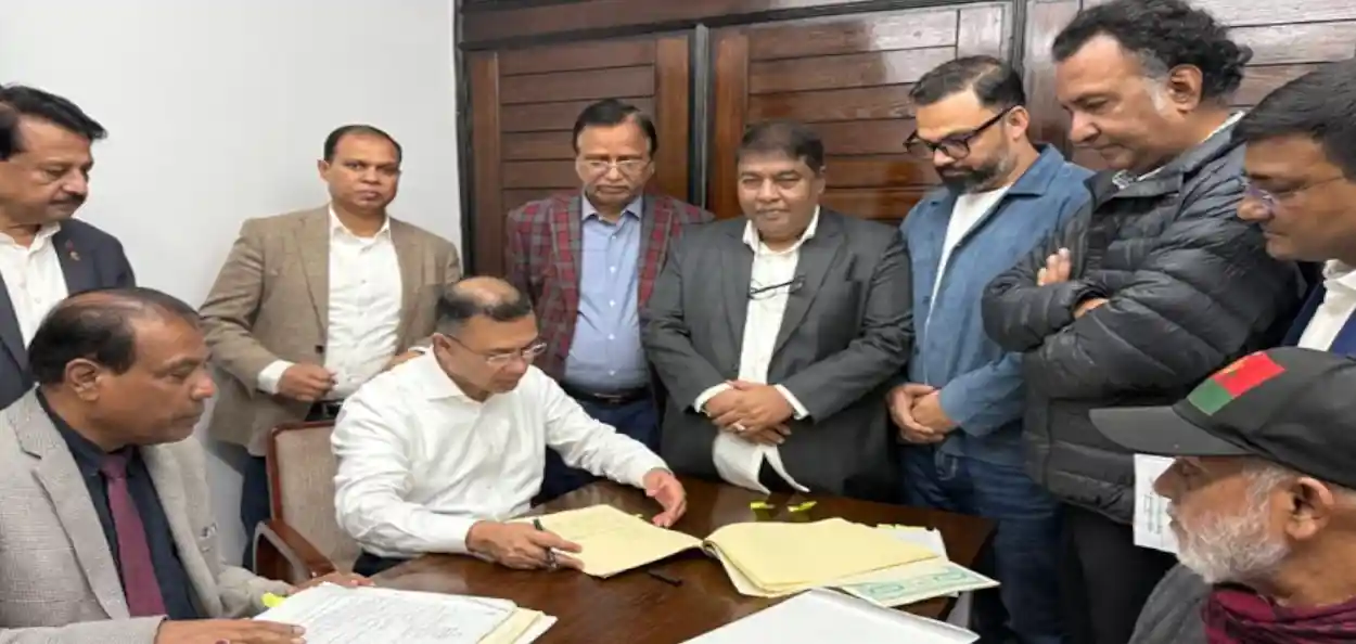 ঢাকা-১৭ আসনে তারেক রহমানের মনোনয়ন জমা