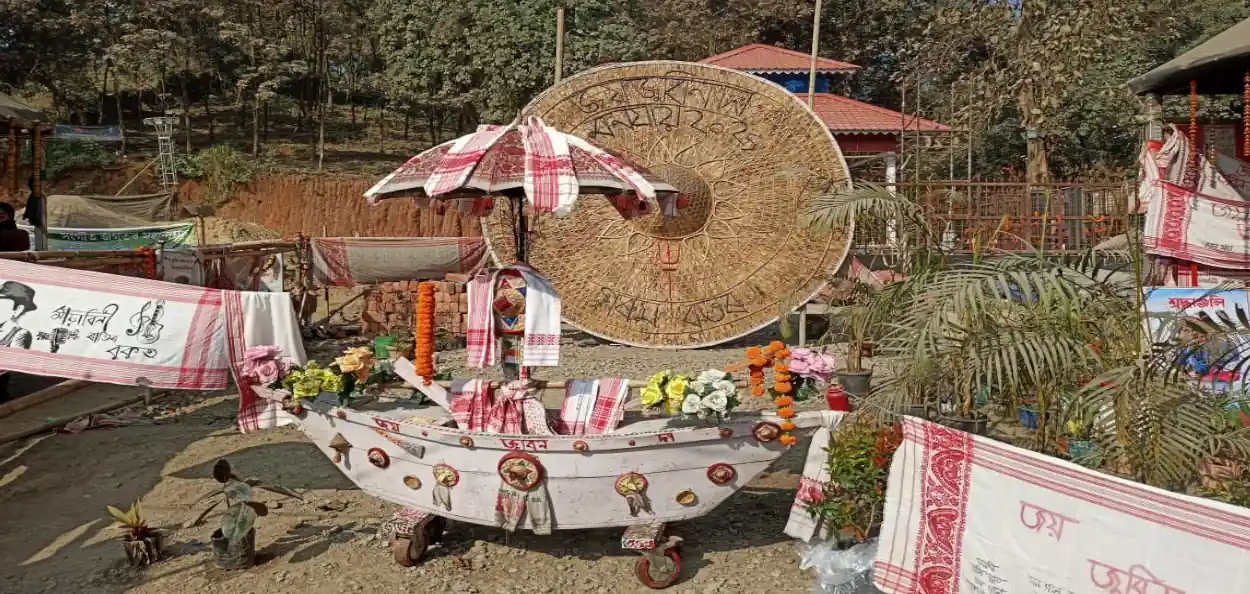 সম্প্রীতির সুরে মুখর জুবিনের সমাধিক্ষেত্র সোনাপুর 