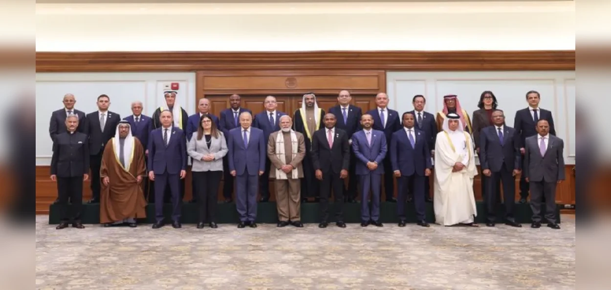 নয়াদিল্লিতে আরব বিদেশমন্ত্রীদের সাথে প্রধানমন্ত্রী নরেন্দ্র মোদি
