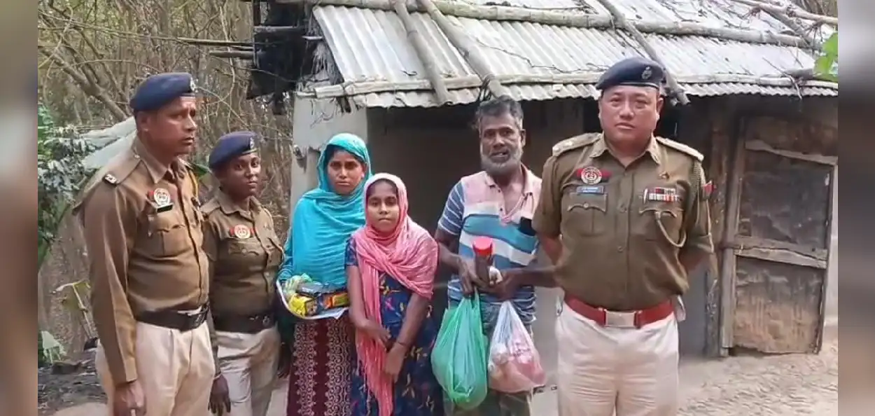 শিক্ষাকে ঢাল করে প্রতিবন্ধী তসলিমার জীবন সংগ্রাম; পাশে দাঁড়ালেন খাকি উর্দির ভেতরে থাকা মানবিক পুলিশ আধিকারিক