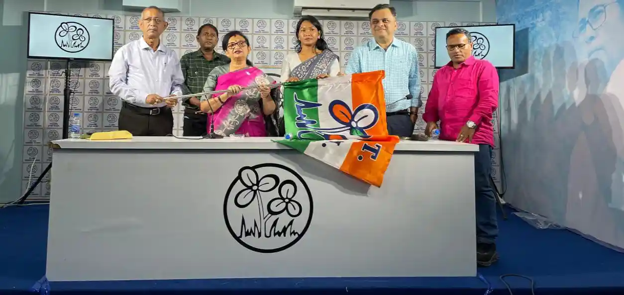 তৃণমূলে যোগ দিলেন এশিয়াডে সোনা জয়ী স্বপ্না বর্মণ