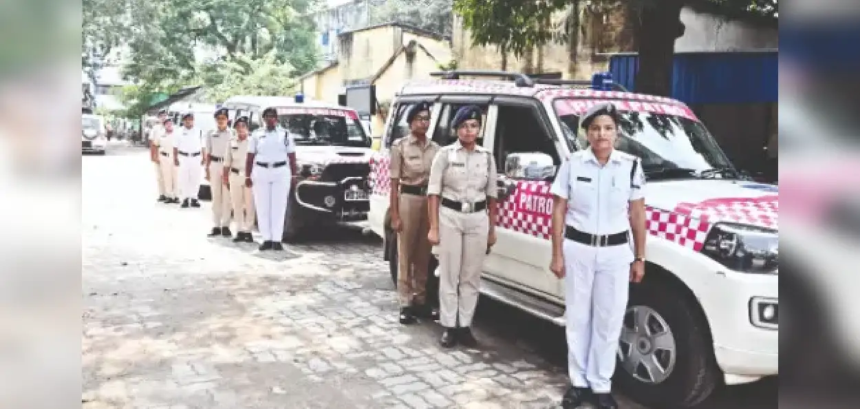 কলকাতায় মহিলাদের সুরক্ষায় ‘পিংক বুথ’ ও ‘শাইনিং’ মোবাইল টিম চালু