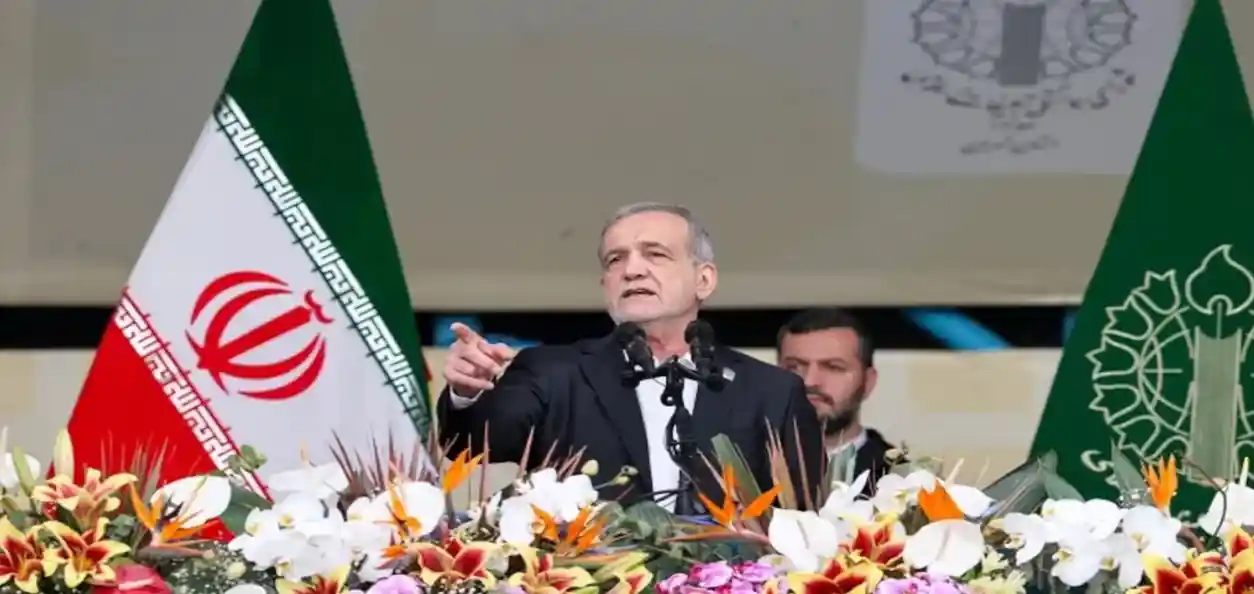 খামেনি হত্যার ‘সমুচিত জবাব’ দেওয়ার অঙ্গীকার ইরানের প্রেসিডেন্টের