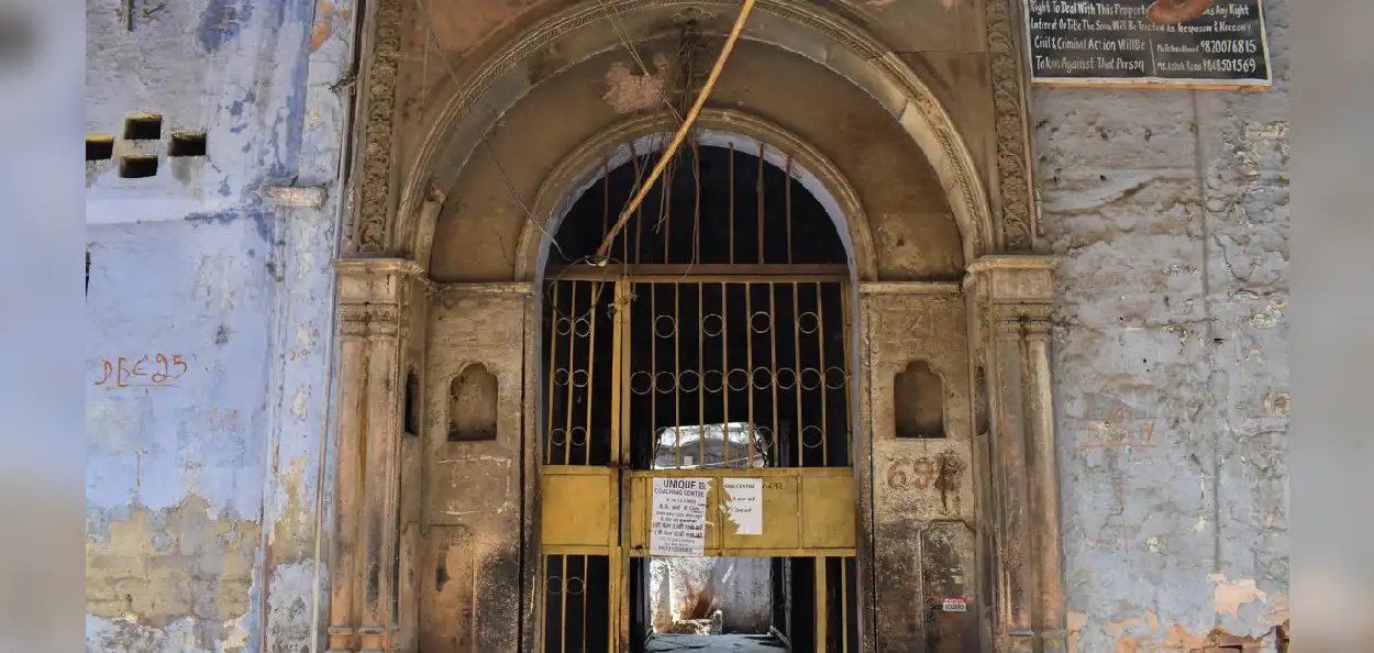 পুরনো দিল্লির গলিতে স্মৃতির সাক্ষী সায়রা বানুর পৈতৃক হাভেলি