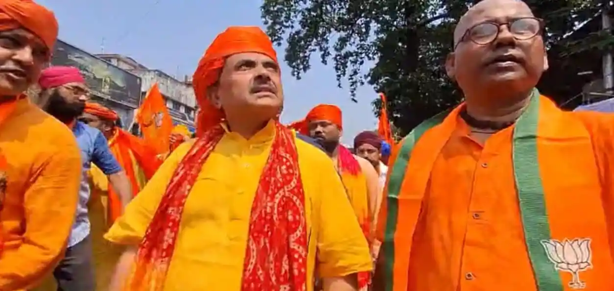 শুভেন্দু অধিকারীর শোভাযাত্রায় সামিল মুসলিম সমর্থকরা বাংলায় ঐক্যের ছবি