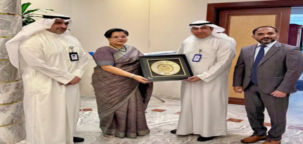 ভারত-কুয়েত বিমান সংযোগকে নিয়ে গুরুত্বপূর্ণ বৈঠক: ভারতীয় রাষ্ট্রদূত এবং কুয়েত এয়ারওয়েজের চেয়ারম্যানের মধ্যে আলোচনা