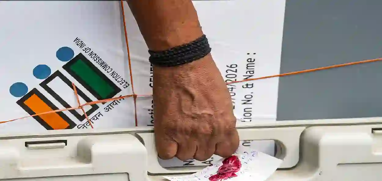 ভোটের প্রথম দু’ঘণ্টায় বাংলায় ভোট পড়ল ১৮.৩৯ শতাংশ