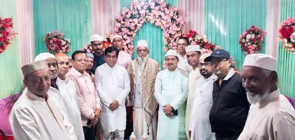 আগরতলায় গাউছিয়া সমিতির উদ্যোগে অনুষ্ঠিত  ওয়াজ মাহফিল