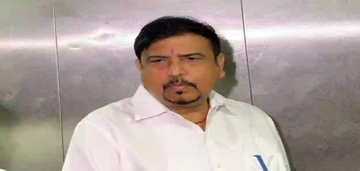 পশ্চিমবঙ্গের সাবেক মন্ত্রী ও তৃণমূল নেতা সুজিত বসু গ্রেপ্তার