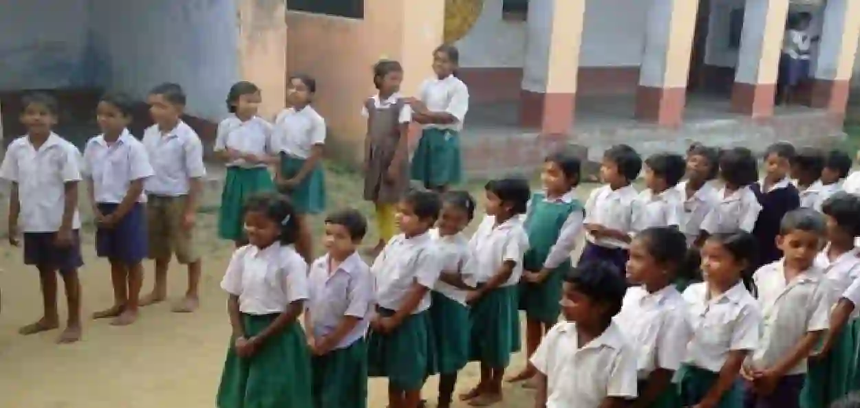 পশ্চিমবঙ্গ সরকারের নির্দেশ, স্কুলের প্রার্থনা সভায় বাধ্যতামূলকভাবে গাওয়া হবে ‘বন্দে মাতরম’