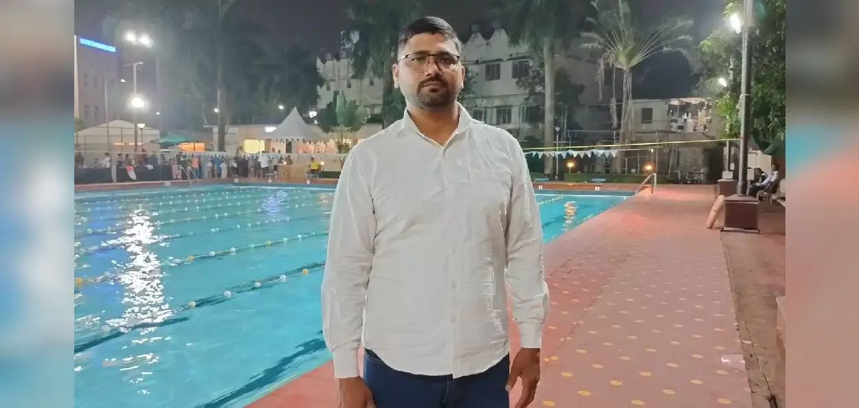নব্বইয়ের দশকের বাংলার সাঁতারের উজ্জ্বল নক্ষত্র আকবর আলী মীর এখন খেলোয়াড় তৈরির কাজ করছেন 