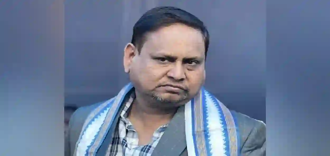 ইমাম ভাতা বন্ধে সমর্থন হুমায়ুন কবিরের, একসঙ্গে বন্ধের দাবি দুর্গাপুজো অনুদানে