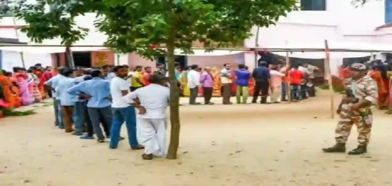 পশ্চিমবঙ্গের ফলতা বিধানসভা কেন্দ্রে পুনর্নির্বাচনের ভোটগ্রহণ শুরু