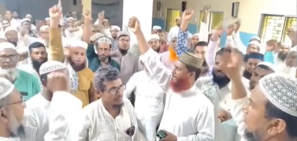 গরুকে জাতীয় পশু হিসেবে স্বীকৃতির দাবিতে সরব ইমাম মোয়াজ্জেনরা