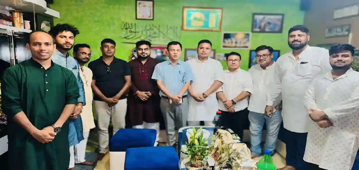 ঈদের অনুষ্ঠানে হিন্দু মুসলিম বৌদ্ধ খ্রিস্টান জাতি জনজাতি মিলেমিশে একাকার