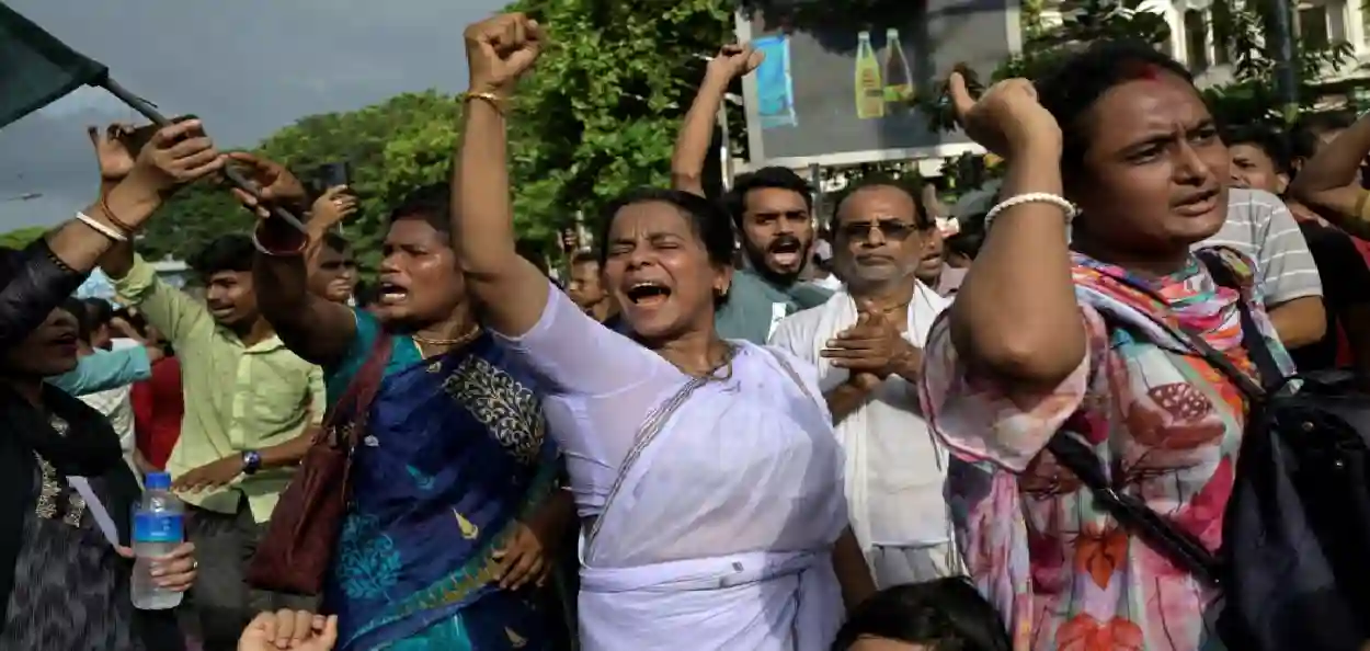 বাংলাদেশে সংখ্যালঘুদের নিরাপত্তা নিয়ে প্রশ্ন, সাতক্ষীরায় হামলায় আহত ১০