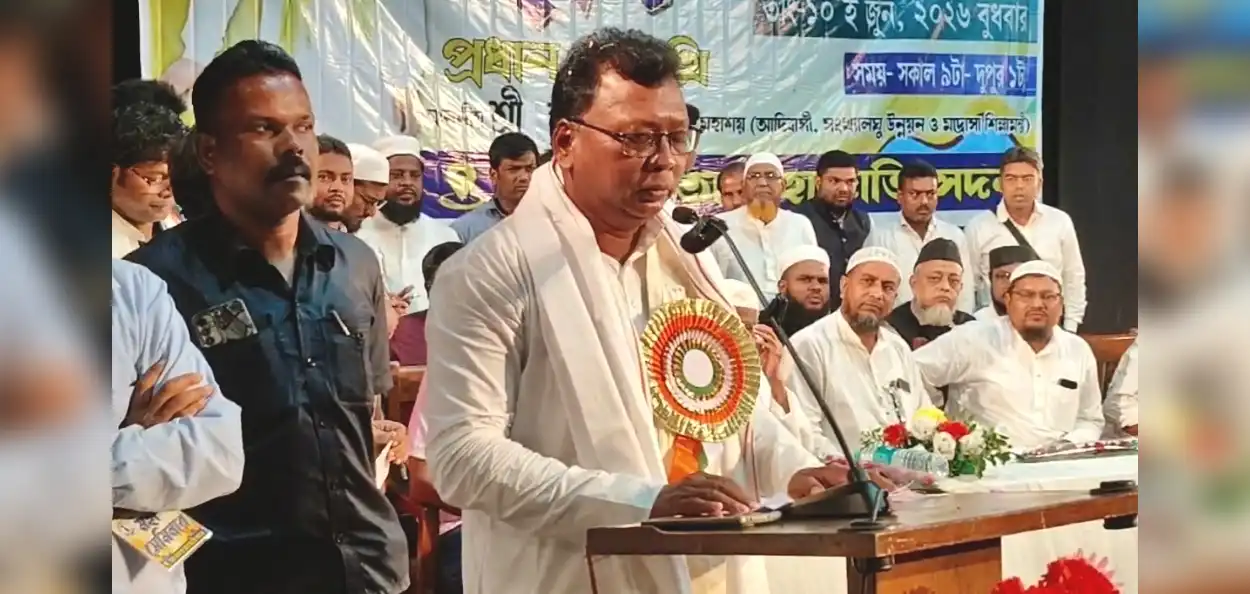 মাদ্রাসার ভোলবদল! শিক্ষকদের জন্য সুখবরের সঙ্গে সঙ্গে আধুনিক শিক্ষার ‘মাস্টারস্ট্রোক’ দিলেন মন্ত্রী ক্ষুদিরাম টুডু