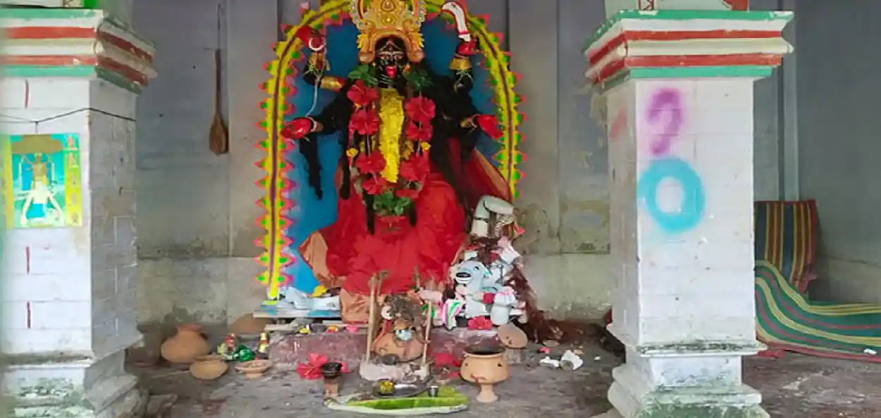 বাংলাদেশে দুই দিনের ব্যবধানে ফের মন্দিরে প্রতিমা ভাঙচুর, মধুখালীতে সংখ্যালঘু সম্প্রদায়ের মধ্যে উদ্বেগ; দ্রুত তদন্ত ও নিরাপত্তা জোরদারের দাবি