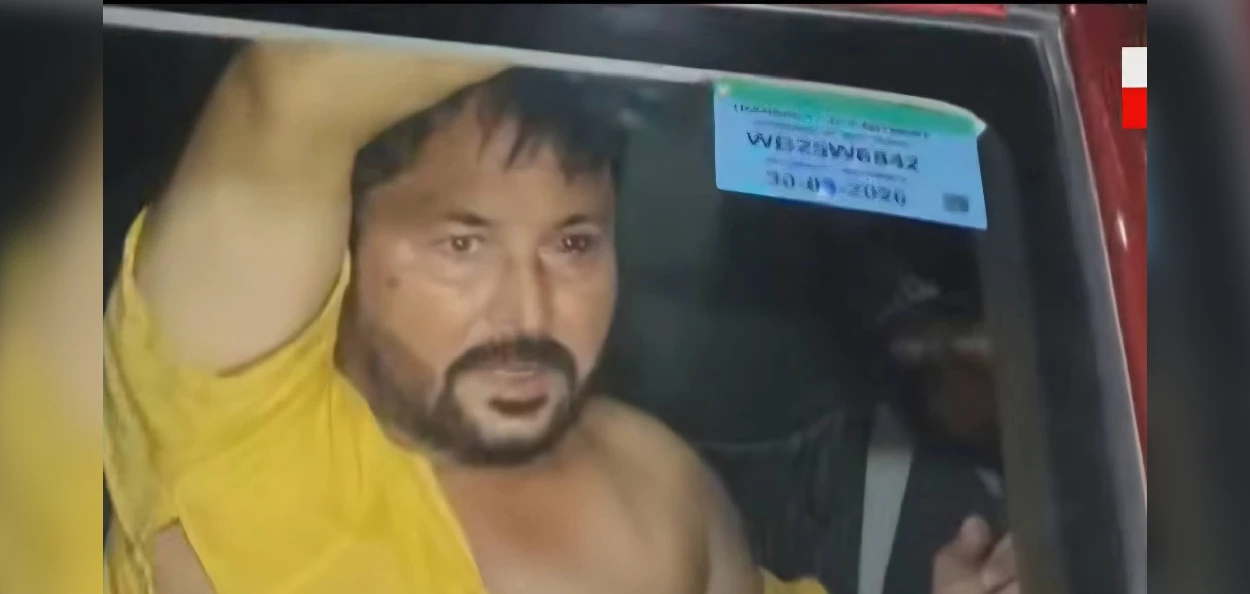 এই সেই ব্যক্তি, অস্ত্র নিয়ে অভিষেকের জন্য অপেক্ষায় ছিল বলে অভিযোগ