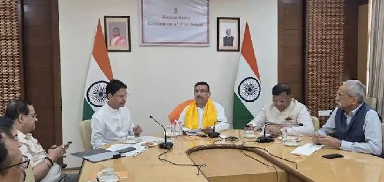 নবান্নে আজ মন্ত্রিসভার গুরুত্বপূর্ণ বৈঠক, একাধিক নীতিগত সিদ্ধান্তে নজর রাজ্যজুড়ে