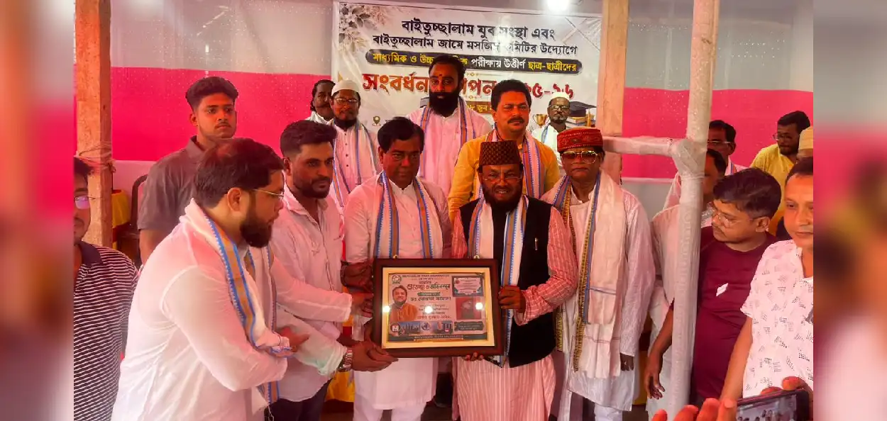 ধর্ম-বর্ণের ঊর্ধ্বে কৃতিদের সম্মান, ৪৮ ছাত্রছাত্রীকে সংবর্ধনা দিল বাইতুচ্ছালাম যুব সংস্থা