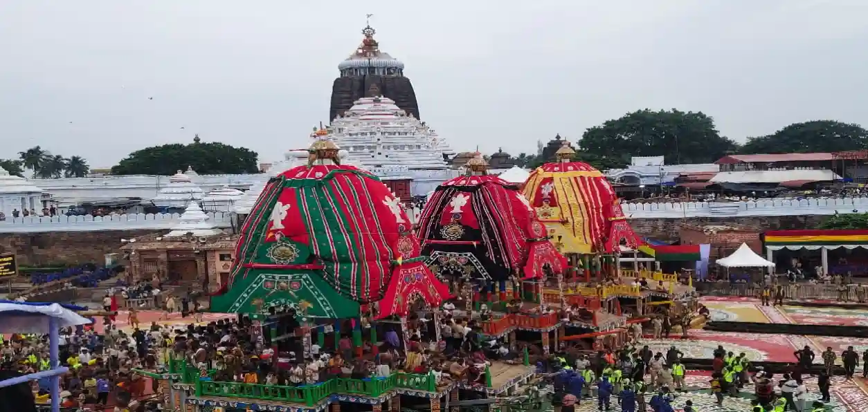 ঐতিহ্যবাহী আচার মেনে শ্রীমন্দির থেকে বের হলেন বলভদ্র, শুরু হল পুরীর বিশ্ববিখ্যাত রথযাত্রা