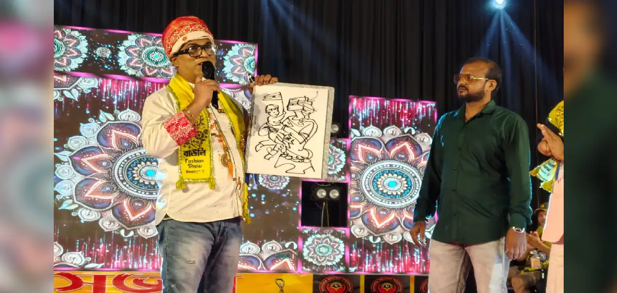 একসঙ্গে দুই হাত আর এক পা চলে! বালি, আগুন দিয়ে চোখের পলকে একাধিক ছবি এঁকে ফেলেন, স্পিড পেইন্টার রবিন বর যেন ‘সুপারম্যান’