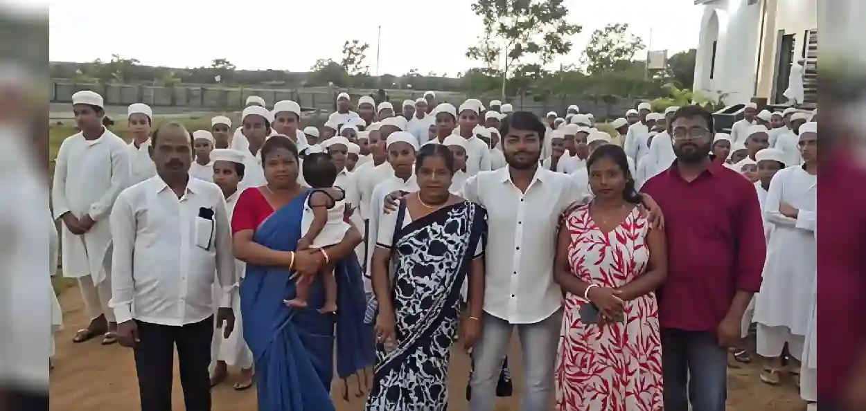 মাদ্রাসায় জন্মদিন পালন করে সম্প্রীতির বার্তা হিন্দু যুবকের