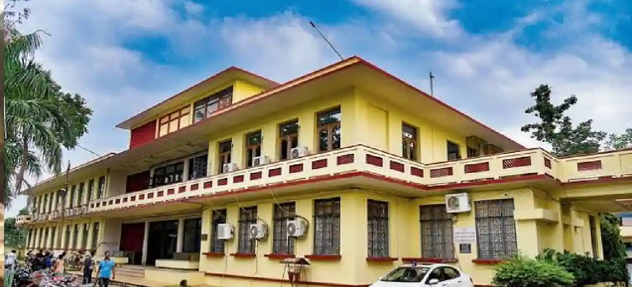 প্লাস্টিক বর্জ্যই এবার হবে গবেষণার নতুন সম্পদ, শান্তিনিকেতনে জ্বালানি তৈরির পরিকল্পনা বিশ্বভারতীর