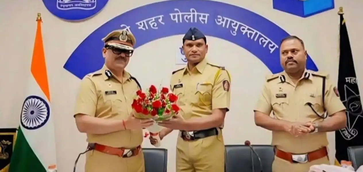 ৩২ বছরের নিষ্ঠাবান পরিষেবার স্বীকৃতি, ‘অতি উৎকৃষ্ট সেবা পদক’ পেলেন পুণের পুলিশকর্মী রাজাস শেখ