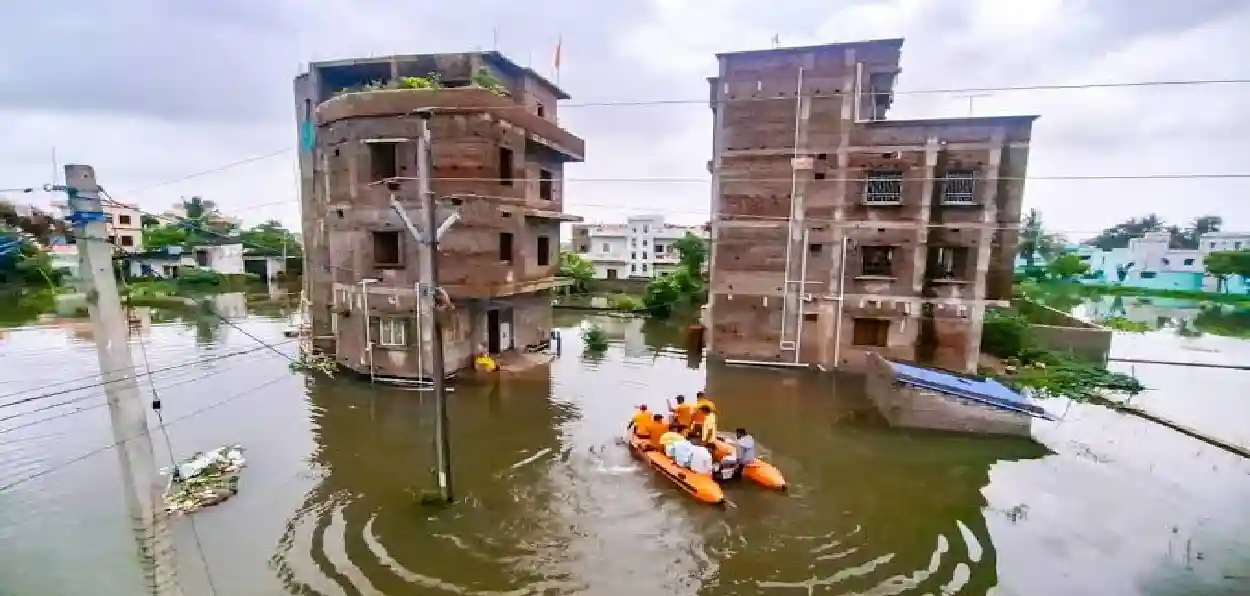 ওড়িশায় বন্যায় ১.৪ লক্ষ মানুষকে সরানো হল নিরাপদ আশ্রয়ে, সতর্ক উপকূলীয় জেলাগুলি