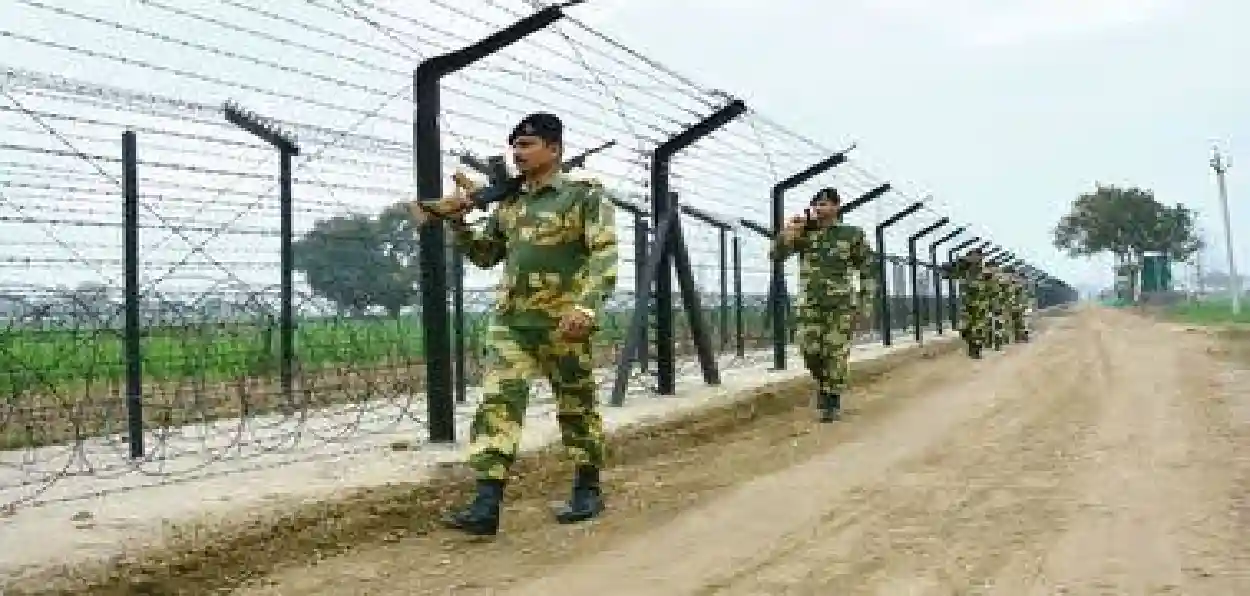 পাঞ্জাব সীমান্তে ২ জনের মৃত্যু ঘিরে ভারত-পাক কূটনৈতিক টানাপোড়েন, দুই দেশের কূটনীতিককে তলব