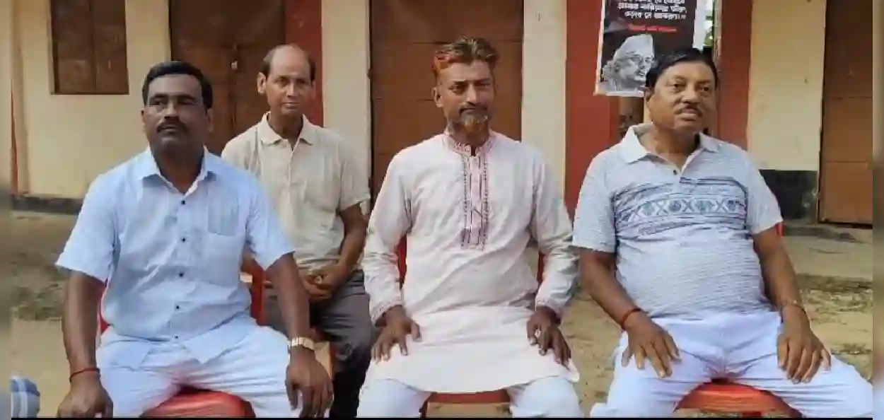 সংহতি শারদীয় দুর্গোৎসবে সম্প্রীতির ছবি বক্সনগরে, ২১ বছর ধরে একসঙ্গে পুজোর আয়োজন হিন্দু-মুসলিমদের