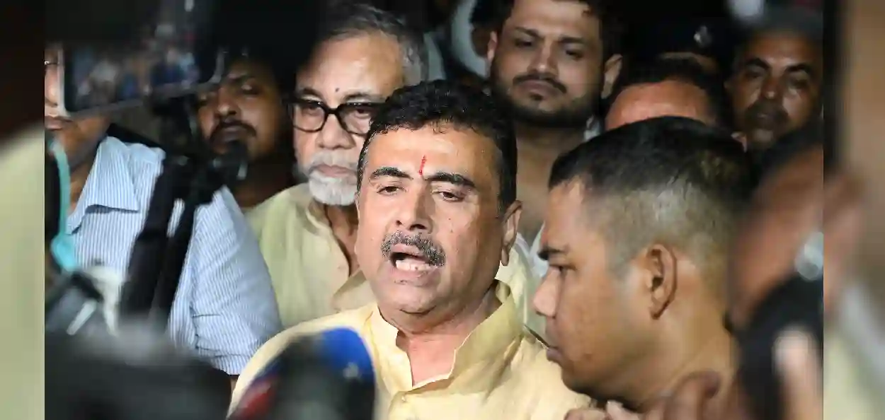 ১৯ মৃত্যুর ধাক্কায় বড় সিদ্ধান্তের পথে মুখ্যমন্ত্রী শুভেন্দু! দুর্গাপুজোয় উঠতে পারে ভিআইপি গেট, ভিড় নিয়ন্ত্রণে কড়া নজরদারি
