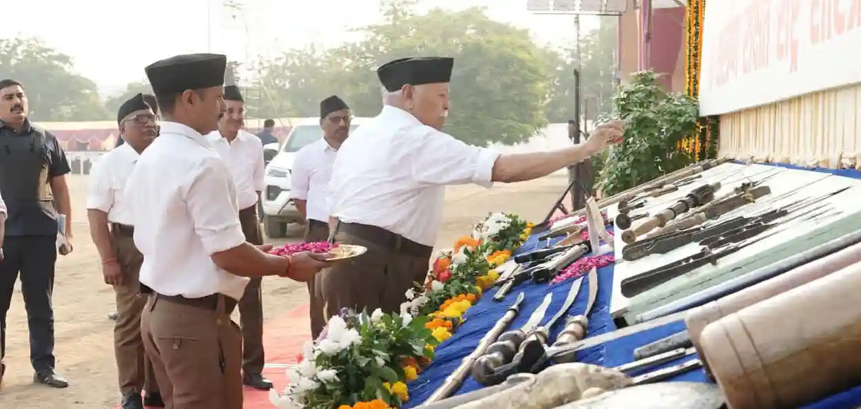 নাগপুরে বিজয়া দশমীর অনুষ্ঠানে শস্ত্রপুজো মোহন ভাগবতের, শতবর্ষ পেরিয়ে ১০১তম বছরে আরএসএস