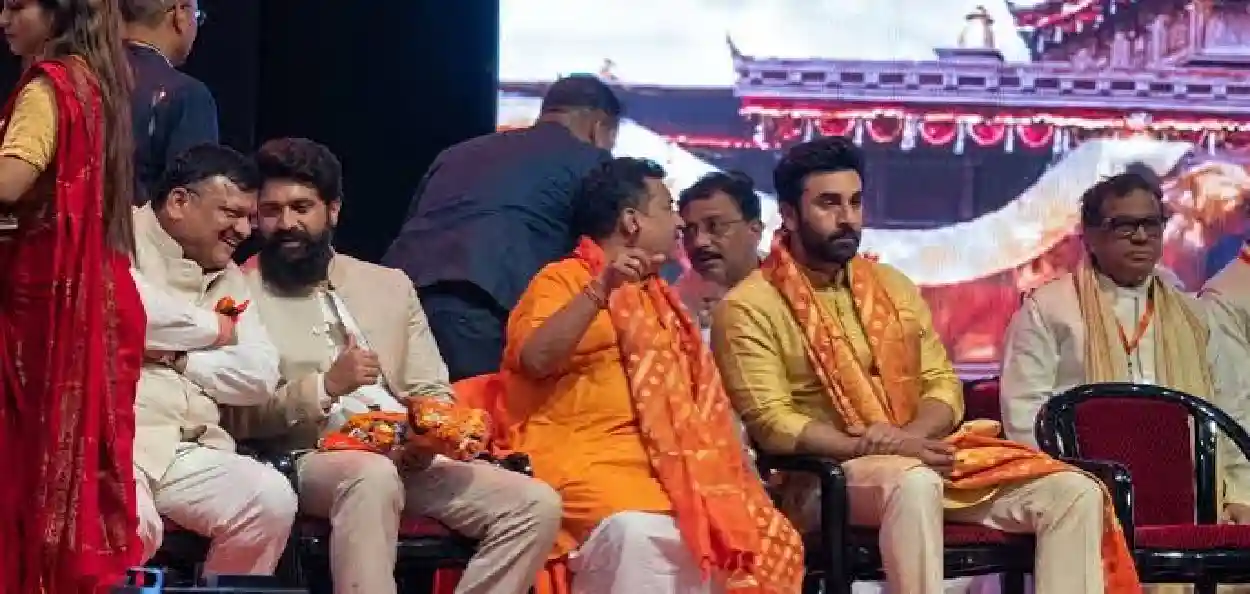পশ্চিমবঙ্গে করমুক্ত হবে ‘রামায়ণ’, দশেরার অনুষ্ঠানে ঘোষণা মুখ্যমন্ত্রী শুভেন্দু অধিকারীর