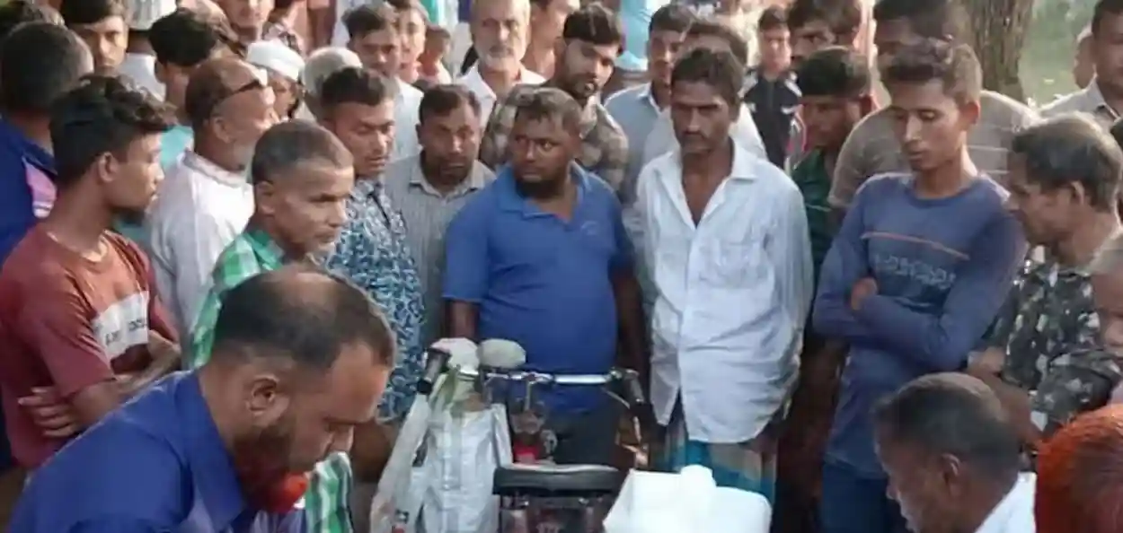 ফের বাংলাদেশে প্রকাশ্যে পিটিয়ে হিন্দু স্কুলশিক্ষককে খুন, দিনাজপুরে হত্যার অভিযোগে আটক ১